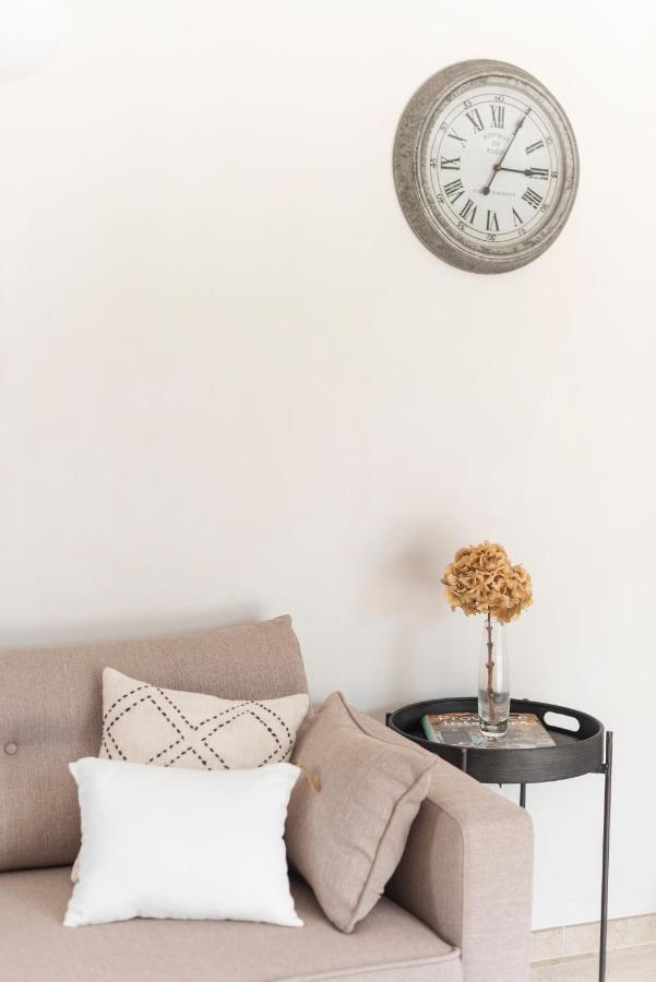 La Petite Ruche, 1 Bedroom Gite In The Luberon أبْتْ المظهر الخارجي الصورة