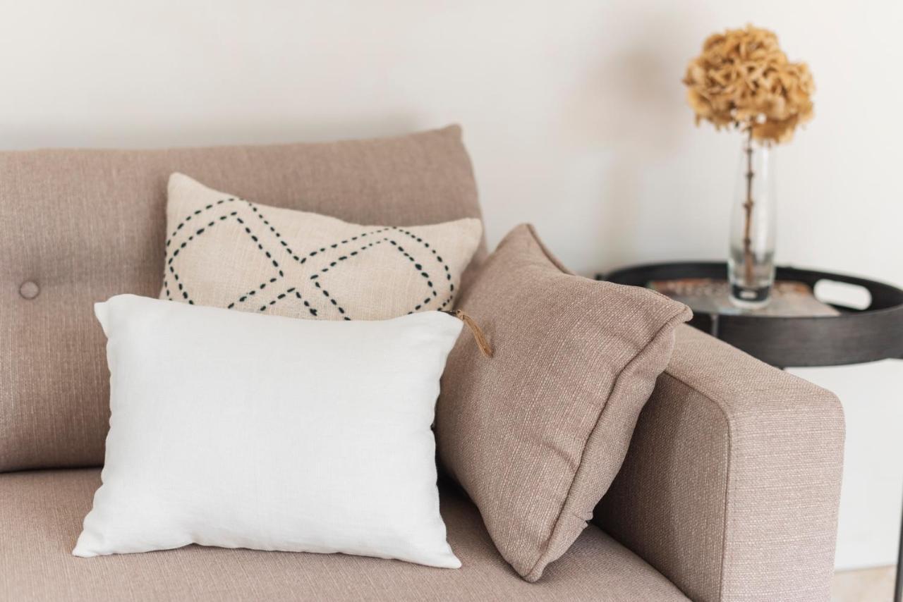 La Petite Ruche, 1 Bedroom Gite In The Luberon أبْتْ المظهر الخارجي الصورة