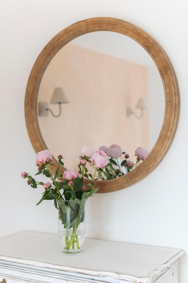 La Petite Ruche, 1 Bedroom Gite In The Luberon أبْتْ المظهر الخارجي الصورة