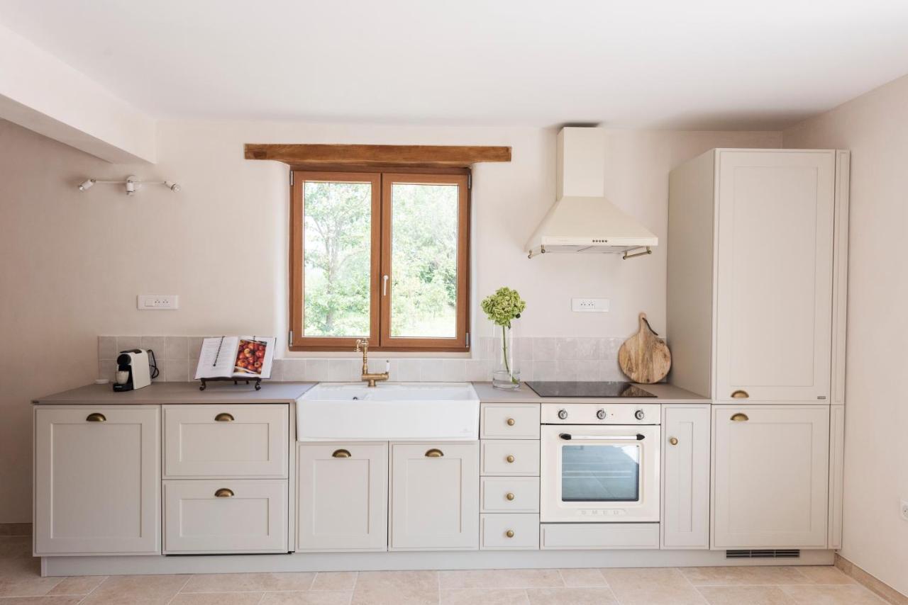 La Petite Ruche, 1 Bedroom Gite In The Luberon أبْتْ المظهر الخارجي الصورة