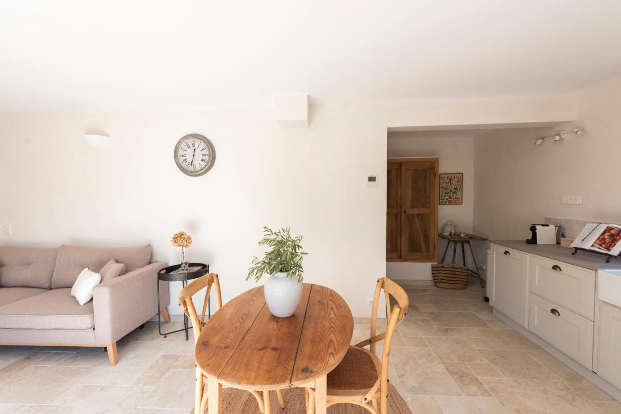 La Petite Ruche, 1 Bedroom Gite In The Luberon أبْتْ المظهر الخارجي الصورة