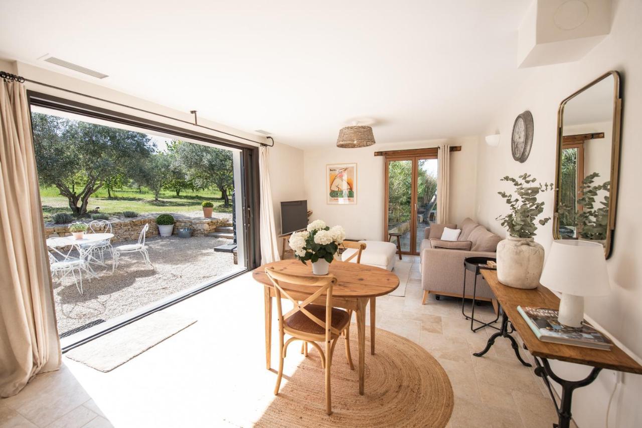 La Petite Ruche, 1 Bedroom Gite In The Luberon أبْتْ المظهر الخارجي الصورة