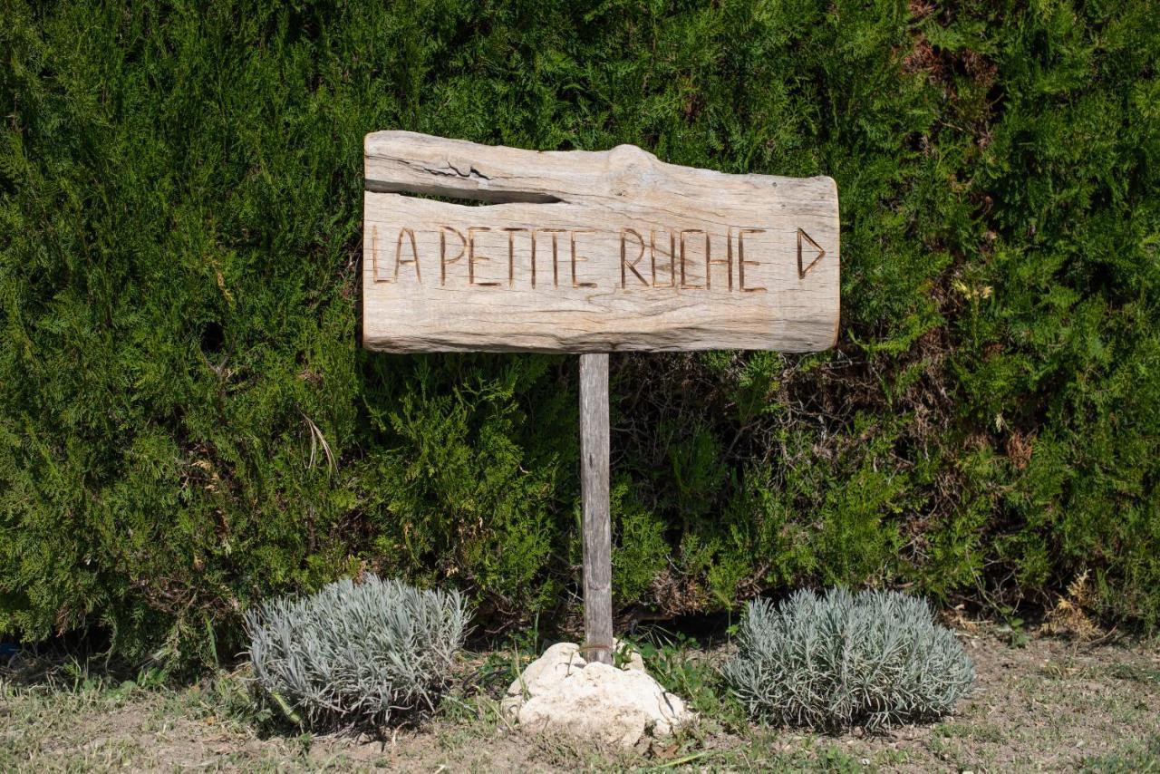 La Petite Ruche, 1 Bedroom Gite In The Luberon أبْتْ المظهر الخارجي الصورة